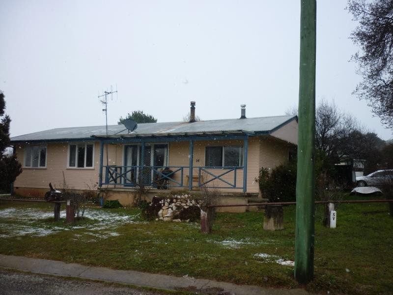 14 Chalker Street, Adaminaby NSW 2629