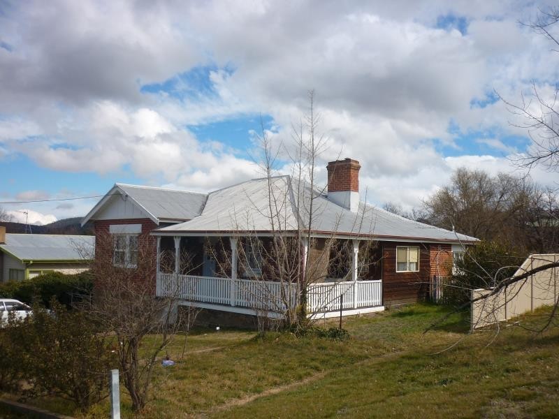5 Massie Street, Cooma NSW 2630