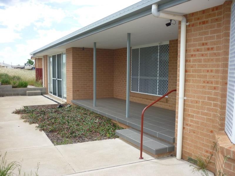 10 East Camp Drive, Cooma NSW 2630