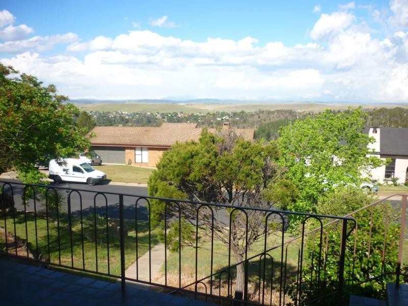 10 Karawatha Circuit, Cooma NSW 2630