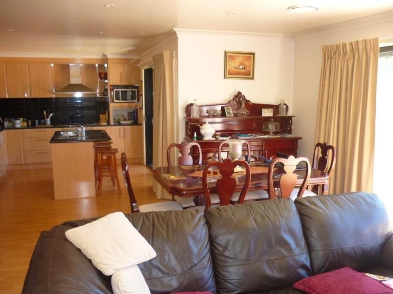 2/11 Massie Street, Cooma NSW 2630