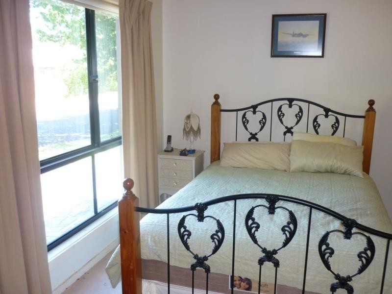 2/11 Massie Street, Cooma NSW 2630