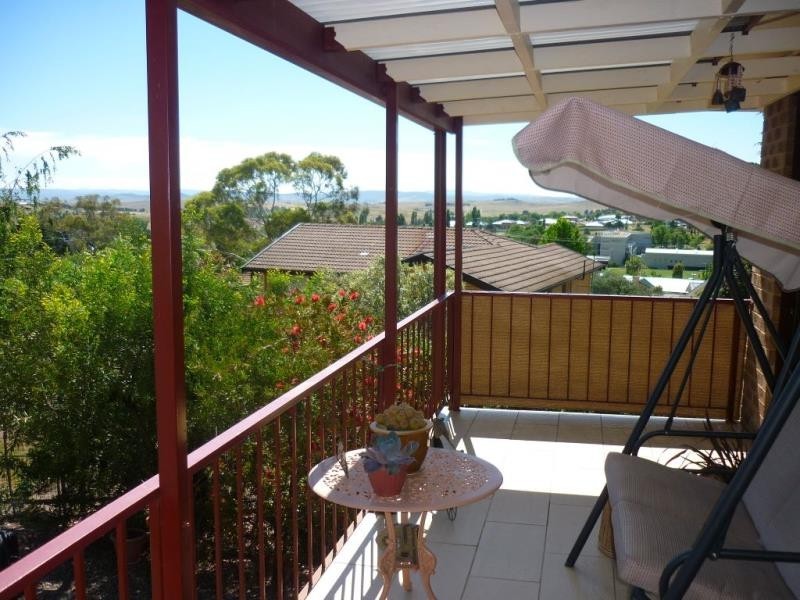 6 Balli Place, Cooma NSW 2630