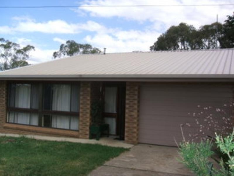 37 Orana Ave, Cooma NSW 2630