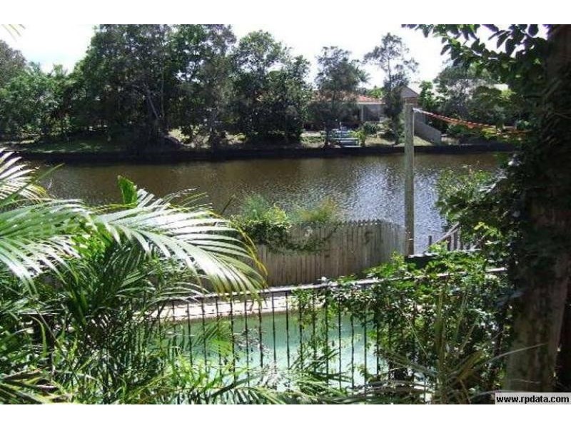 4 Larelar Court, Ocean Shores NSW 2483