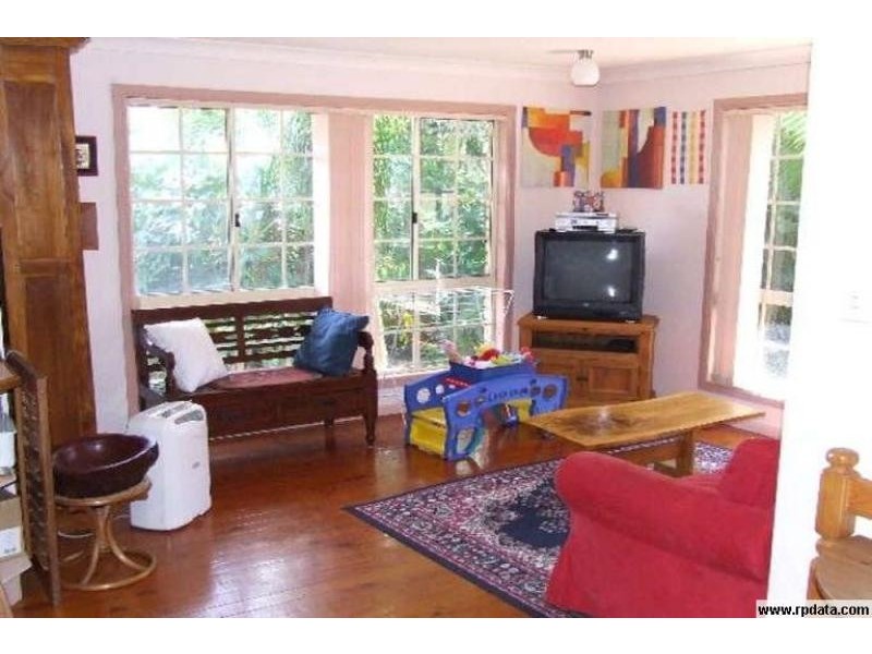 4 Larelar Court, Ocean Shores NSW 2483