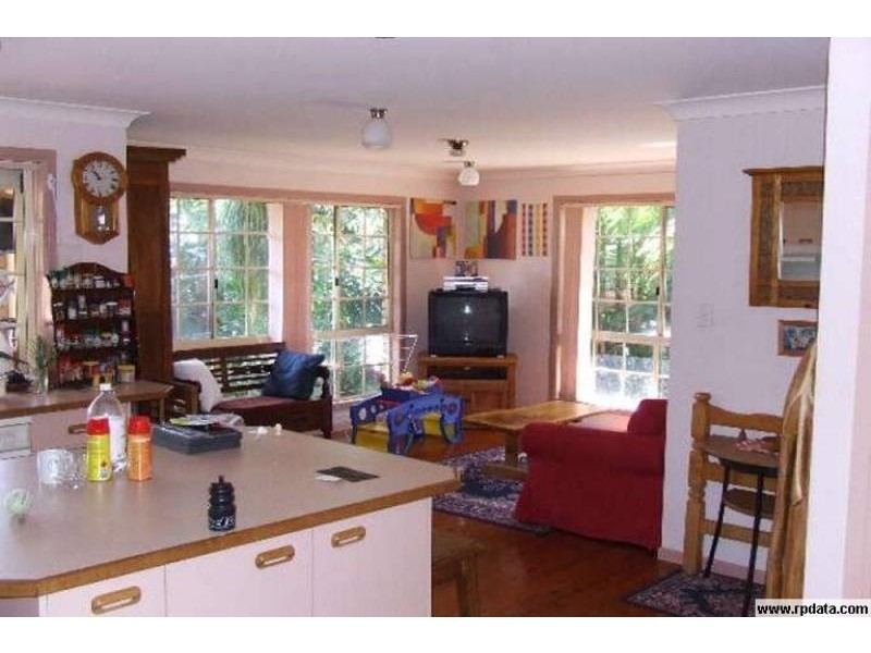 4 Larelar Court, Ocean Shores NSW 2483