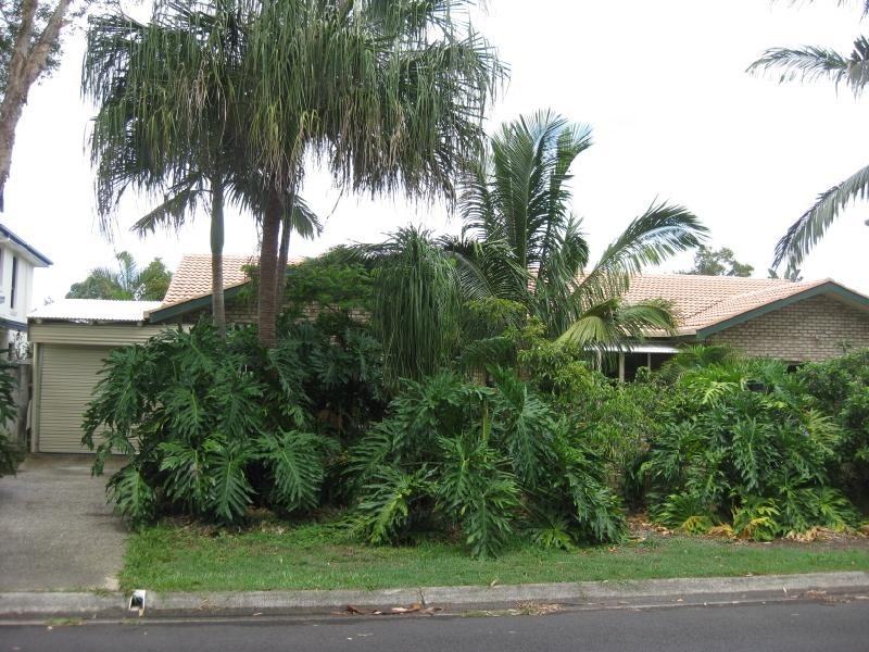 4 Larelar Court, Ocean Shores NSW 2483