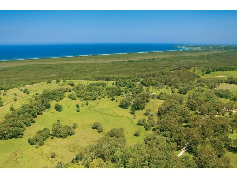 10 Owenia Way, Broken Head NSW 2481