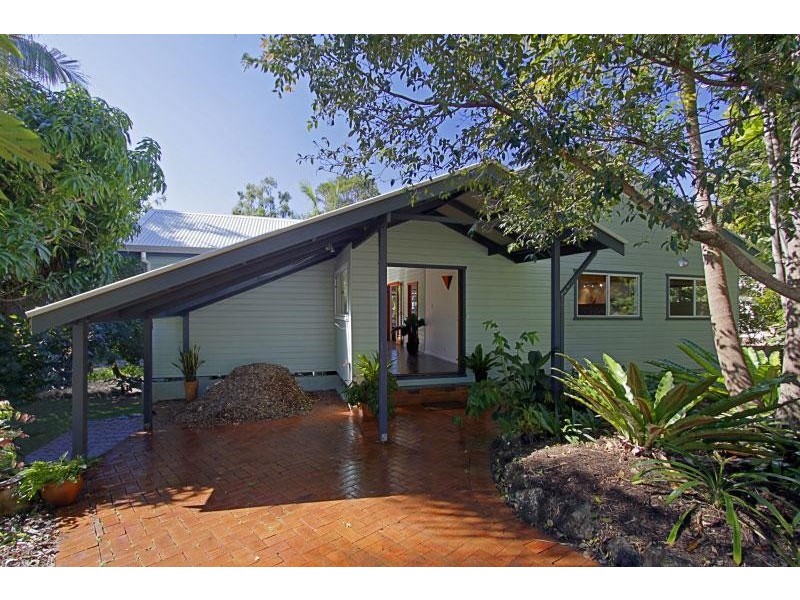 17 Tamarind, Suffolk Park NSW 2481