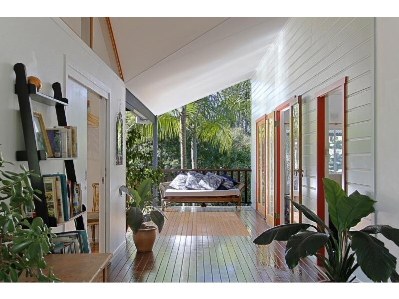 17 Tamarind, Suffolk Park NSW 2481