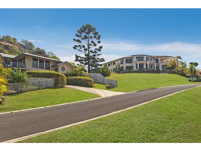 51 Caniaba Crescent, Suffolk Park NSW 2481