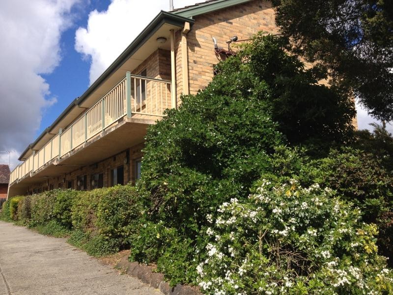 8/2 Garden Street, Essendon VIC 3040