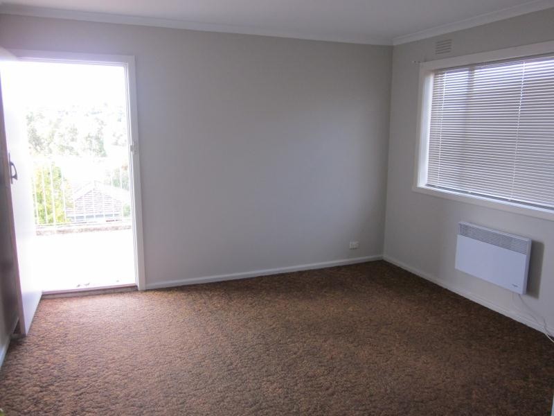 2/30 Lebanon Street, Strathmore VIC 3041