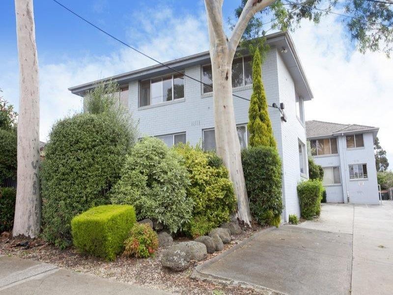 8/11 McCulloch St, Essendon VIC 3040