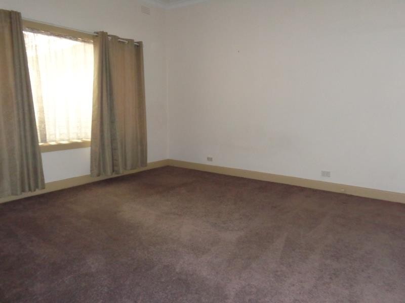 477 Pascoe Vale Road, Strathmore VIC 3041