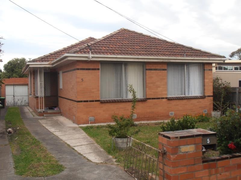 5 The Boulevard, Pascoe Vale South VIC 3044