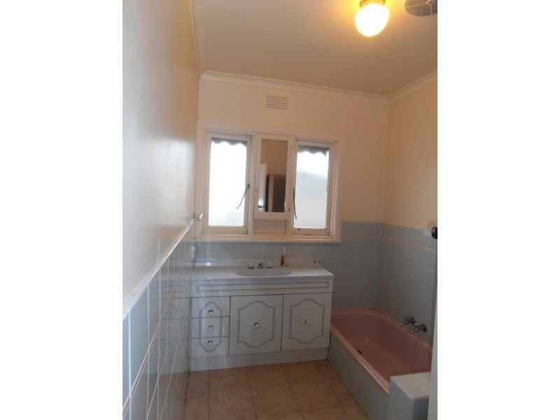 5 The Boulevard, Pascoe Vale South VIC 3044