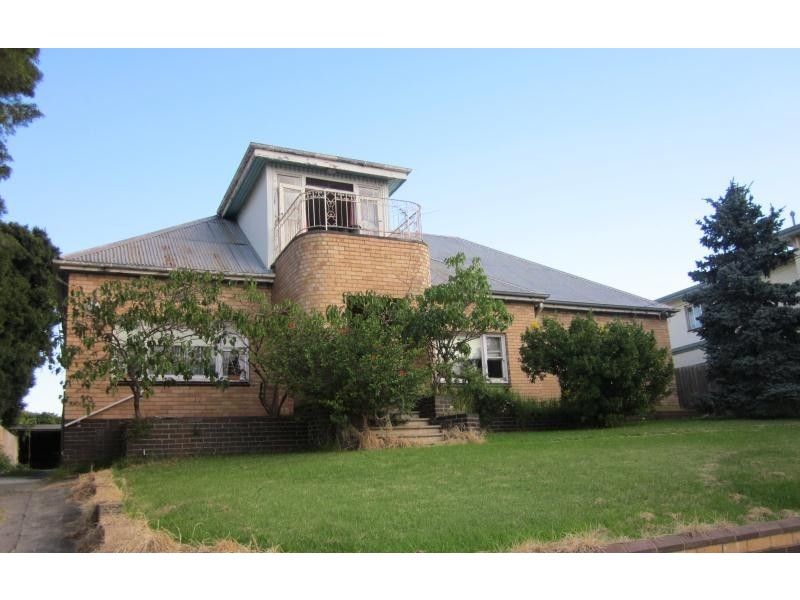 8 Vanberg Road, Essendon VIC 3040