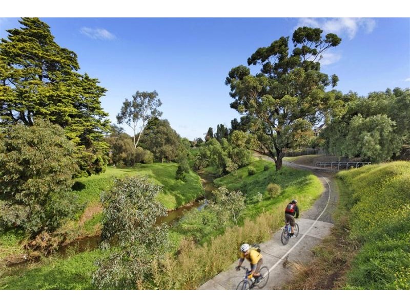 8 Vanberg Road, Essendon VIC 3040