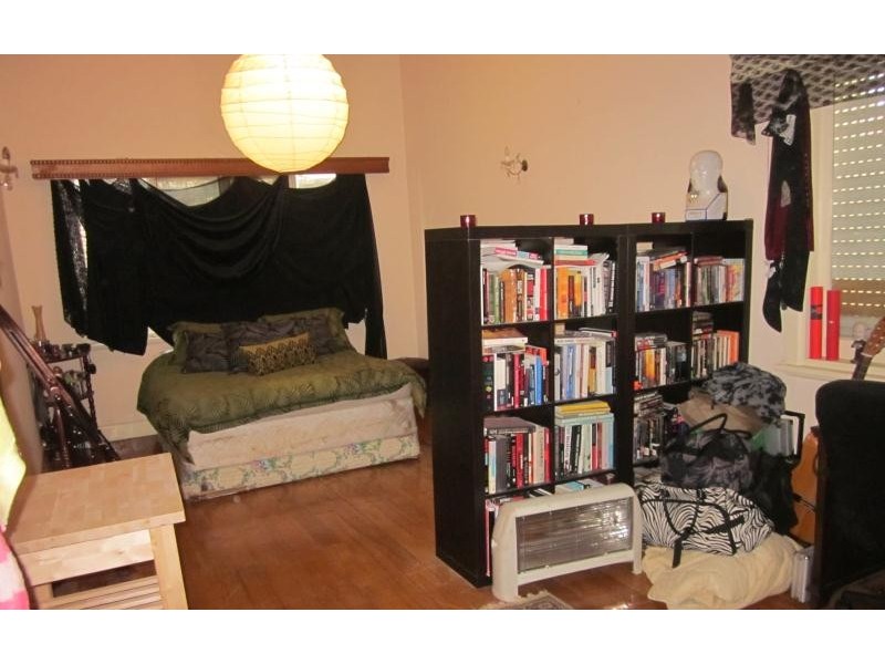 8 Vanberg Road, Essendon VIC 3040