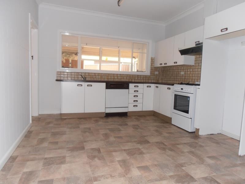 19 Esmale Street, Strathmore VIC 3041