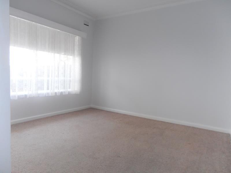 19 Esmale Street, Strathmore VIC 3041