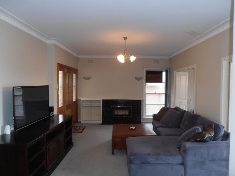 19 Woodland St, Essendon VIC 3040