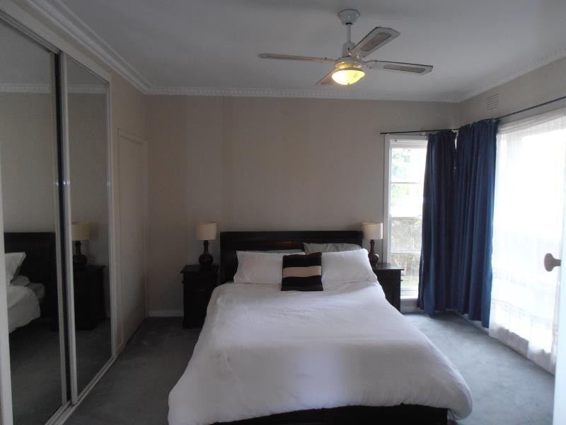 19 Woodland St, Essendon VIC 3040