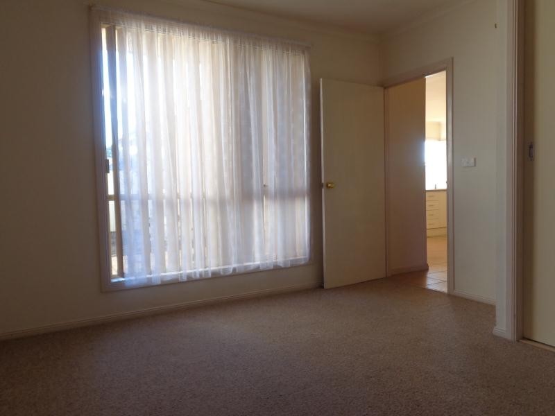 2/17 Bristol Road, Pascoe Vale VIC 3044