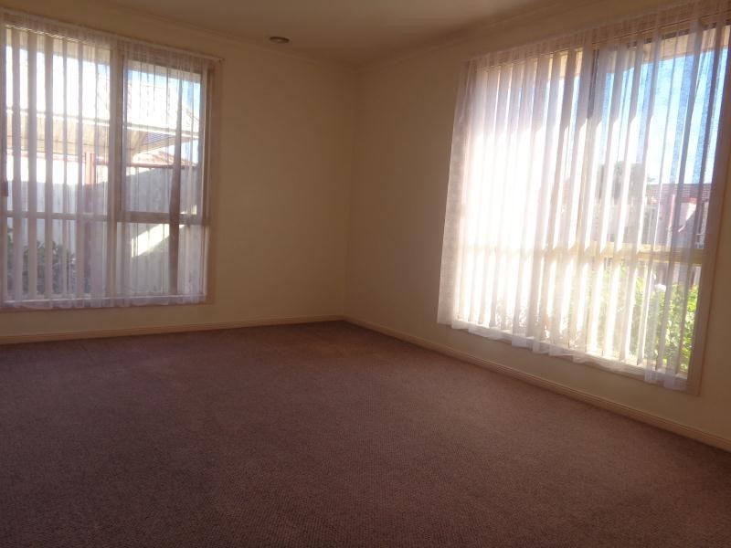 2/17 Bristol Road, Pascoe Vale VIC 3044