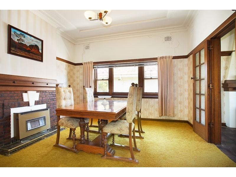 8 Columban Avenue, Strathmore VIC 3041