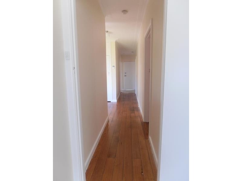 18 Woodland Street, Strathmore VIC 3041