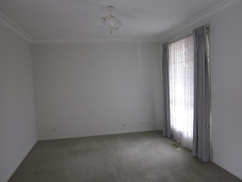 1/49 Roland Avenue, Strathmore VIC 3041