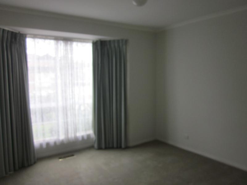 1/49 Roland Avenue, Strathmore VIC 3041