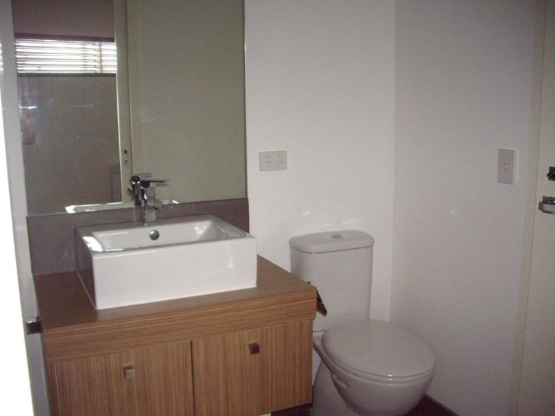 4/297 Pascoe Vale Road, Essendon VIC 3040