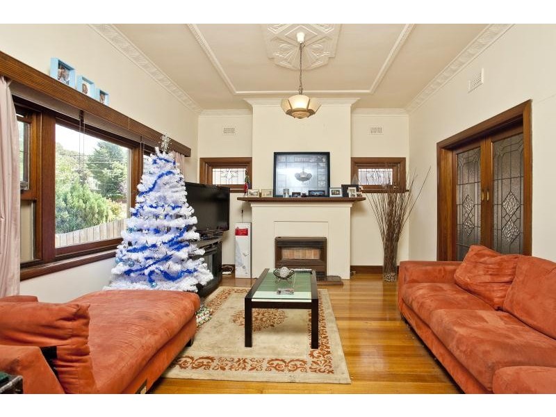 12 Rosebank Avenue, Strathmore VIC 3041