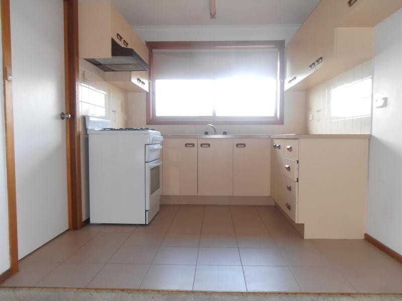 2/168 Waterloo Street, Oak Park VIC 3046