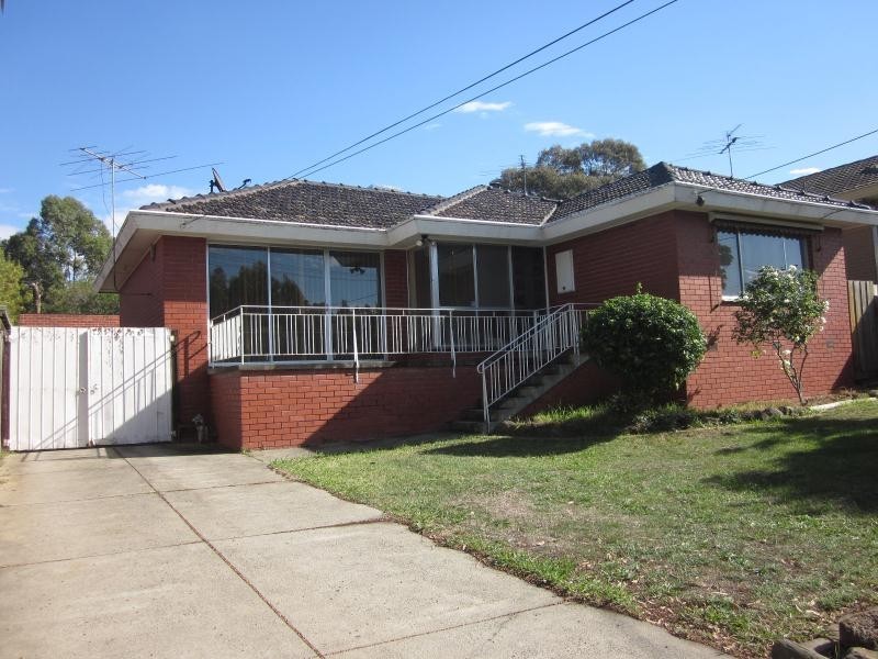 25 DeHavilland Avenue, Strathmore Heights VIC 3041