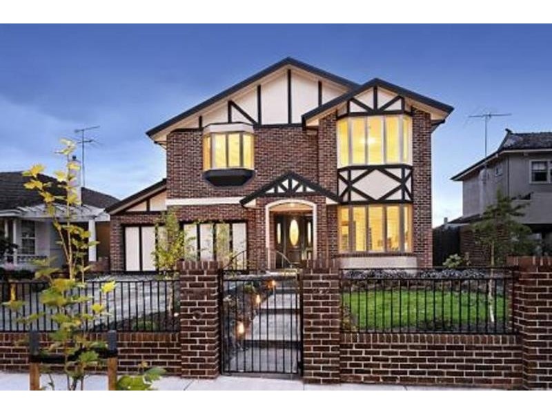 222 Woodland Street, Strathmore VIC 3041