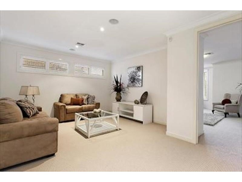 222 Woodland Street, Strathmore VIC 3041