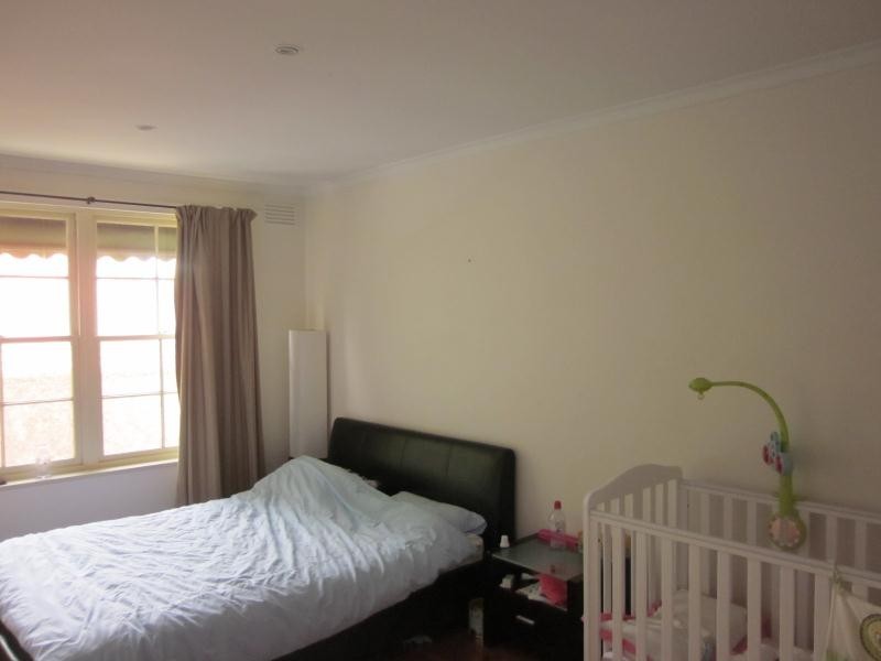 3/242 Woodland Street, Strathmore VIC 3041