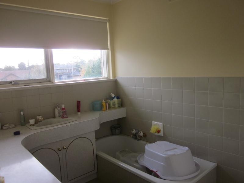 3/242 Woodland Street, Strathmore VIC 3041