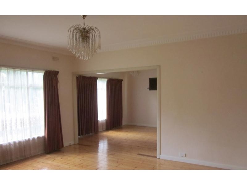 46 Wallace Crescent, Strathmore VIC 3041