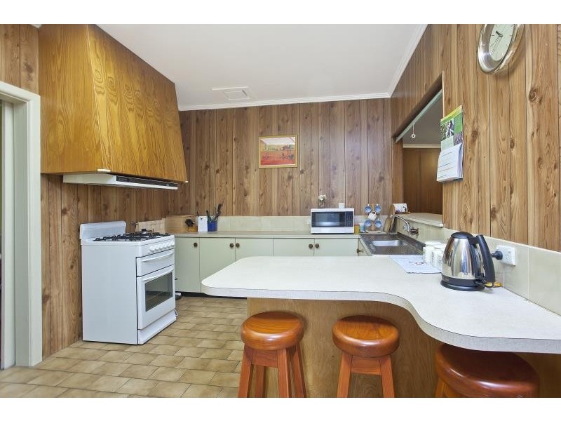 2 George Street, Niddrie VIC 3042