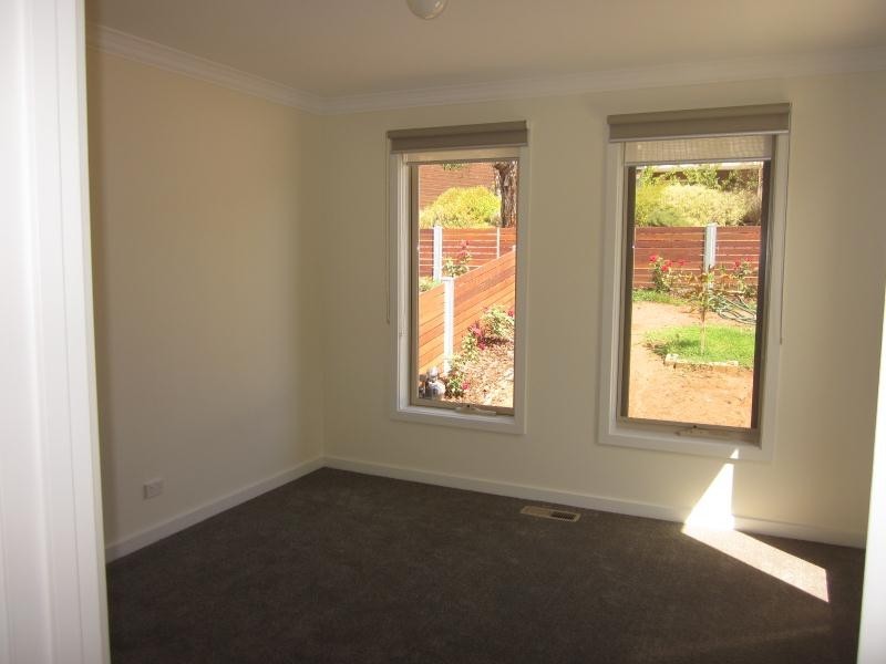 32A Strathnaver Ave, Strathmore VIC 3041