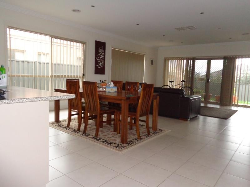16 Wisteria Avenue, Craigieburn VIC 3064