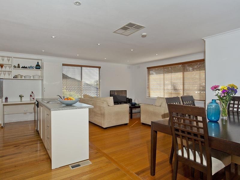 7 Woolart Street, Strathmore VIC 3041