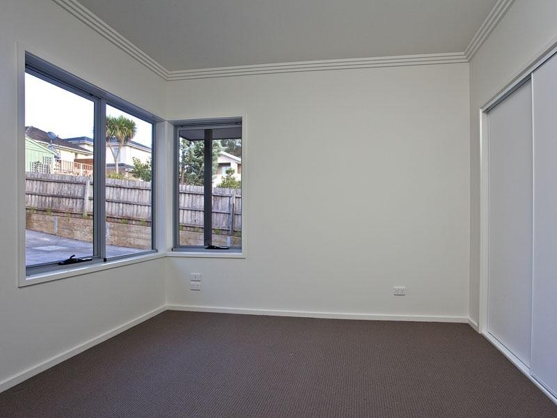 3/12 Streldon Ave, Strathmore VIC 3041