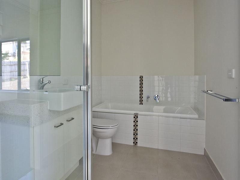 3/12 Streldon Ave, Strathmore VIC 3041
